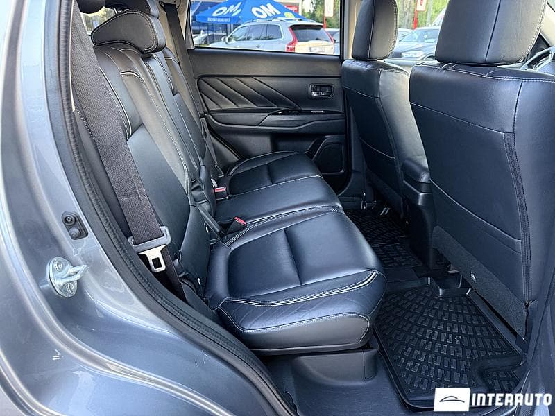 2015 Mitsubishi Outlander — Miniatură 19