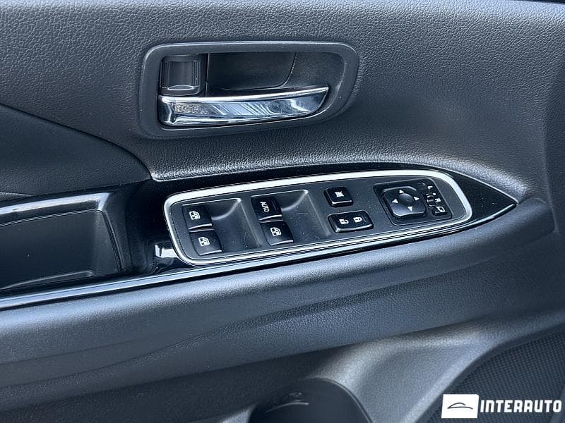 2015 Mitsubishi Outlander — Miniatură 7