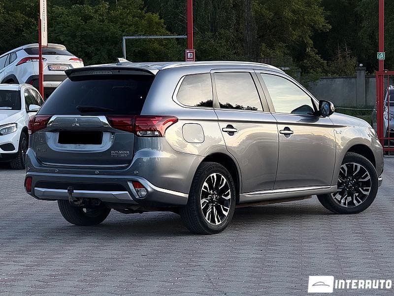 2015 Mitsubishi Outlander — Miniatură 2