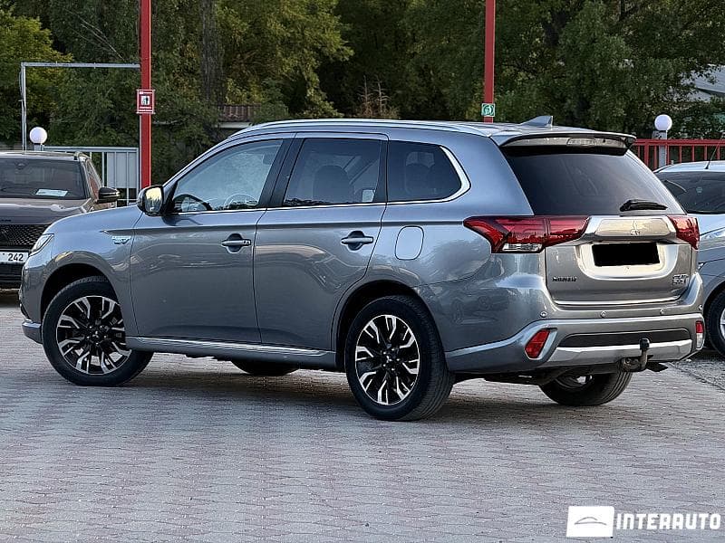 2015 Mitsubishi Outlander — Miniatură 3