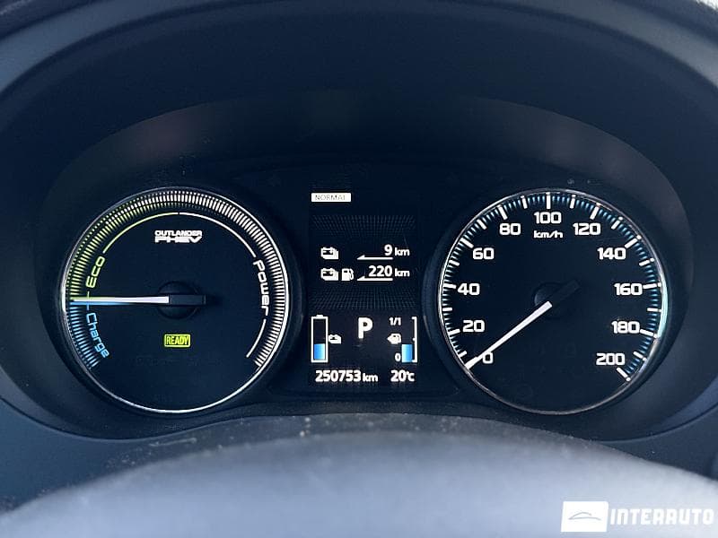 2015 Mitsubishi Outlander — Miniatură 13
