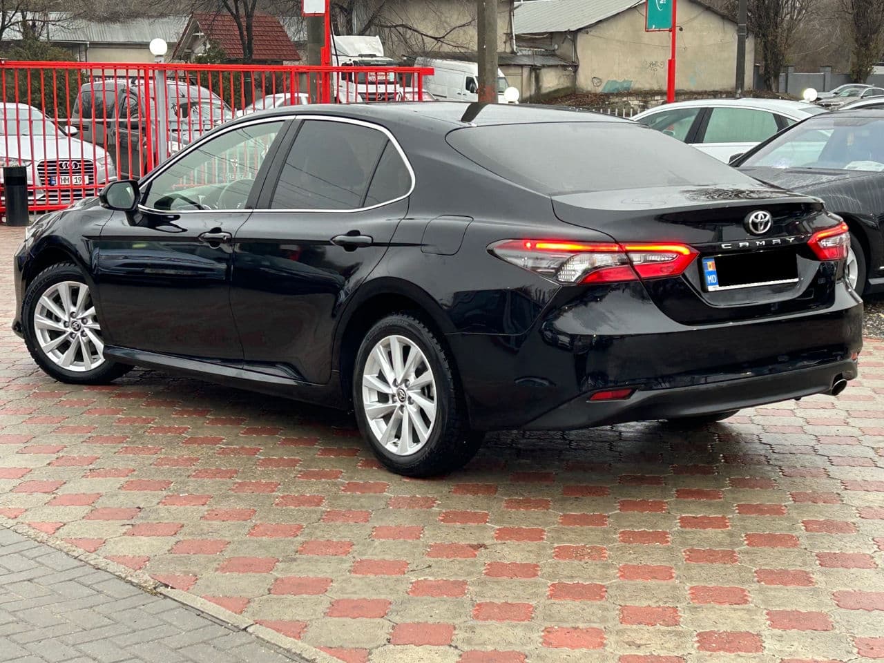 2021 Toyota Camry — Miniatură 2