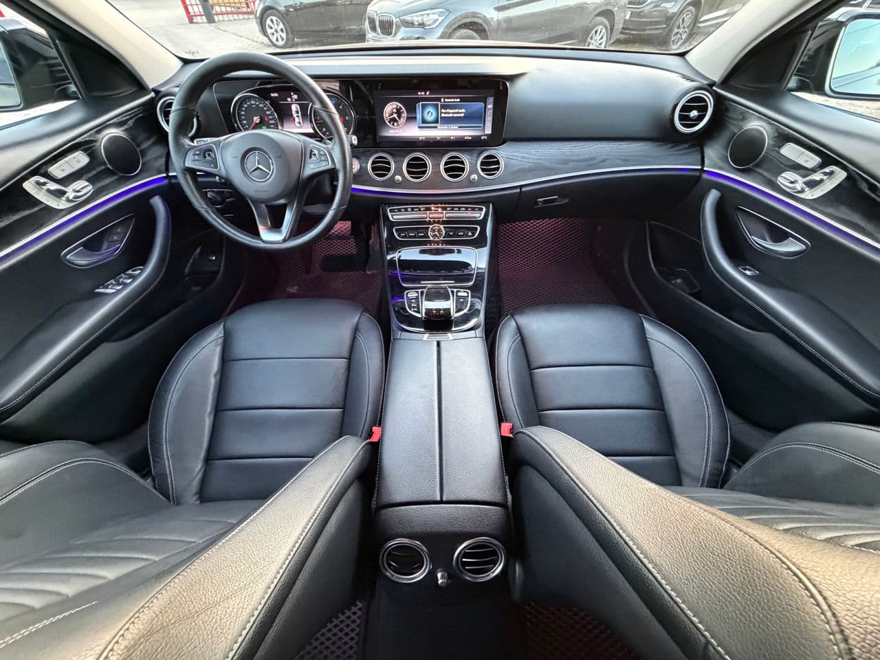 2017 Mercedes E 220 — Miniatură 10