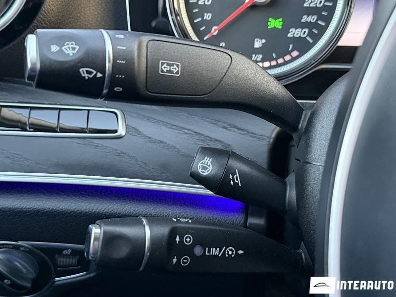 2017 Mercedes E 220 — Miniatură 14