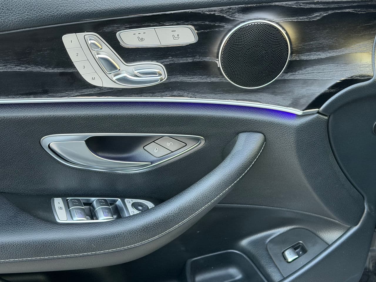 2017 Mercedes E 220 — Miniatură 8