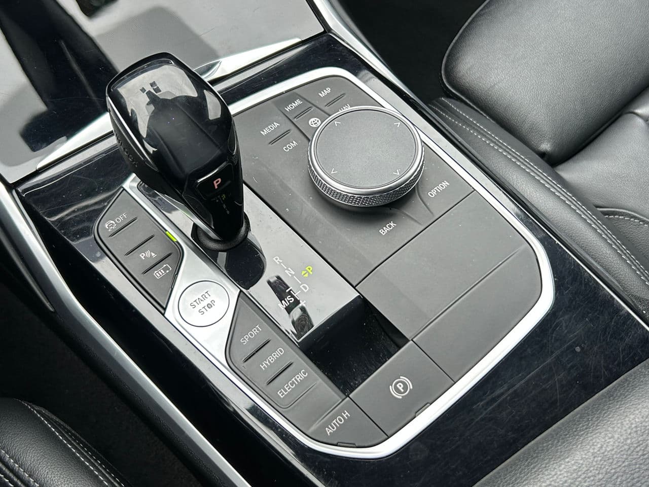 2019 BMW 330E — Miniatură 14