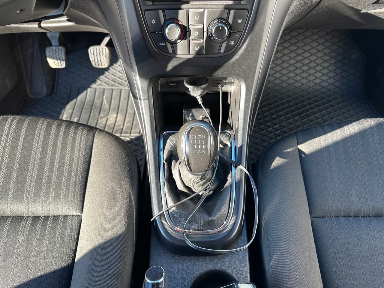 2015 Opel Astra — Miniatură 10