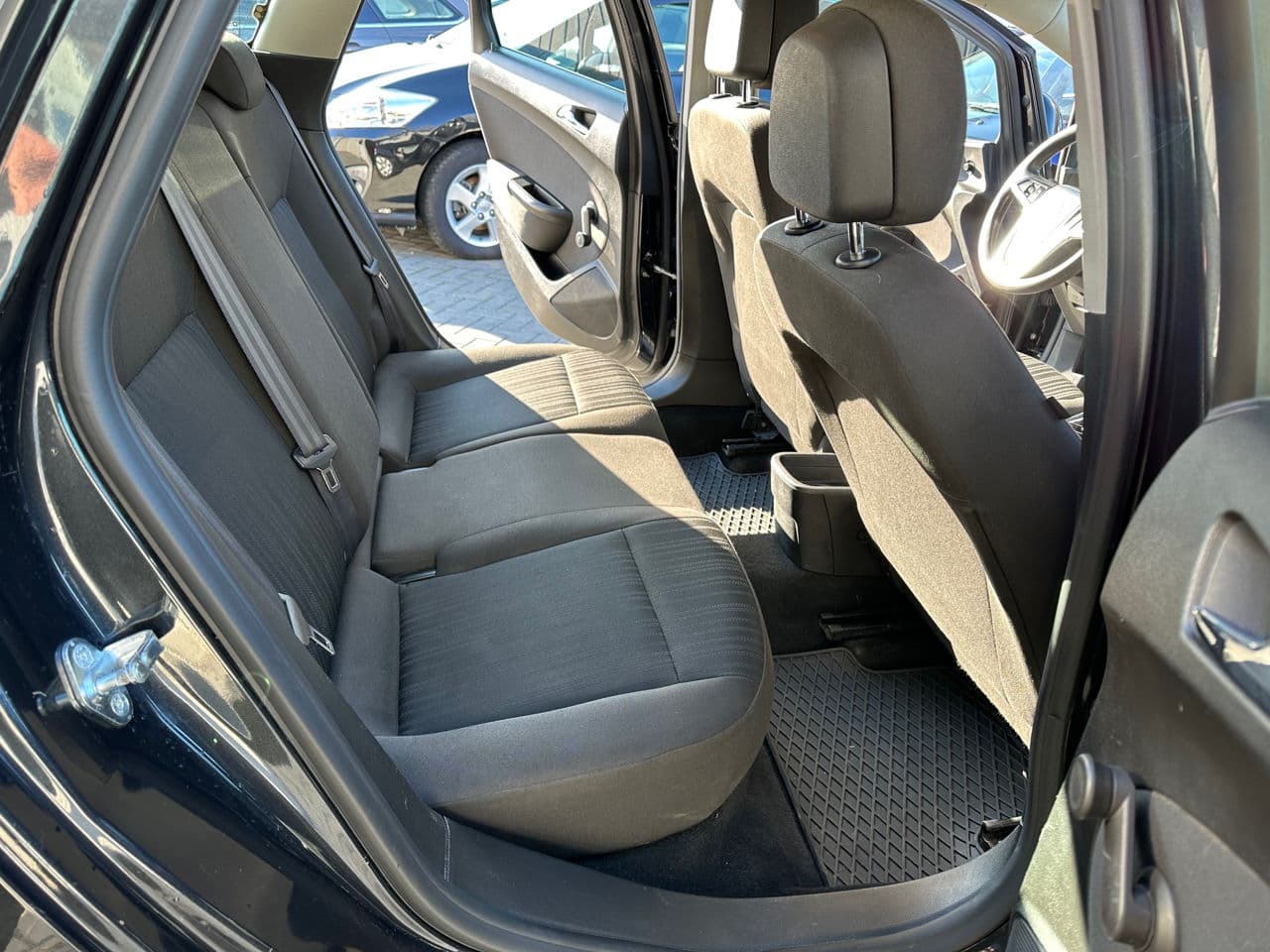 2015 Opel Astra — Miniatură 14