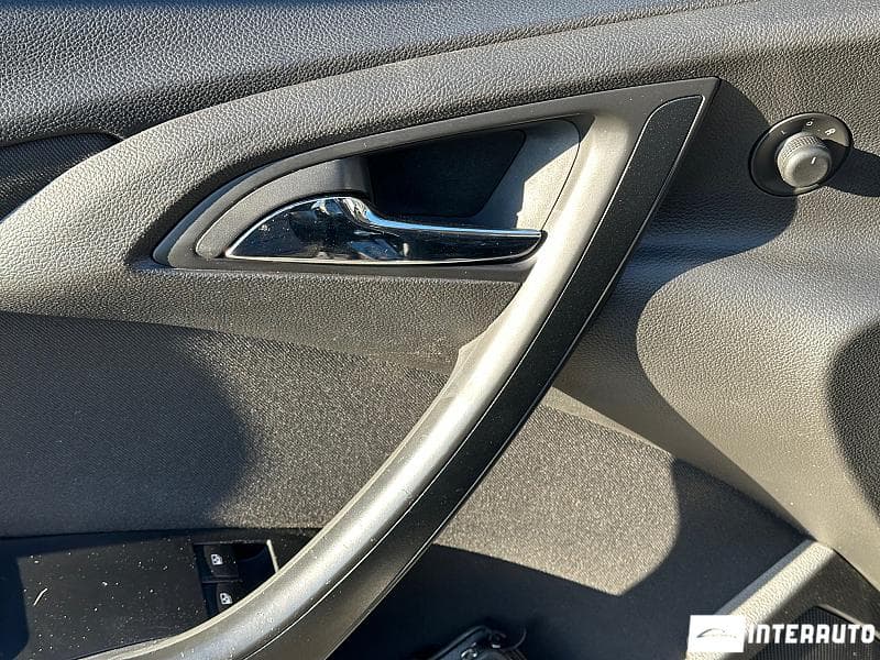 2015 Opel Astra — Miniatură 13