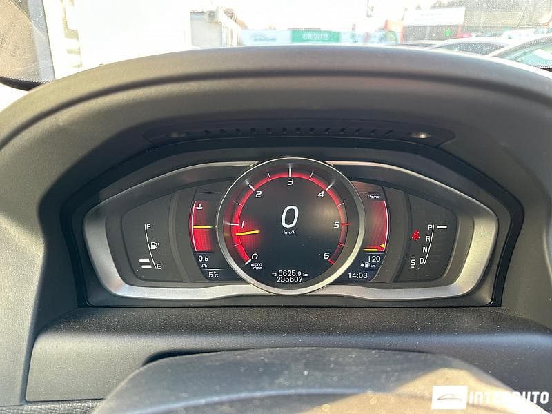 2016 Volvo XC 60 — Miniatură 9