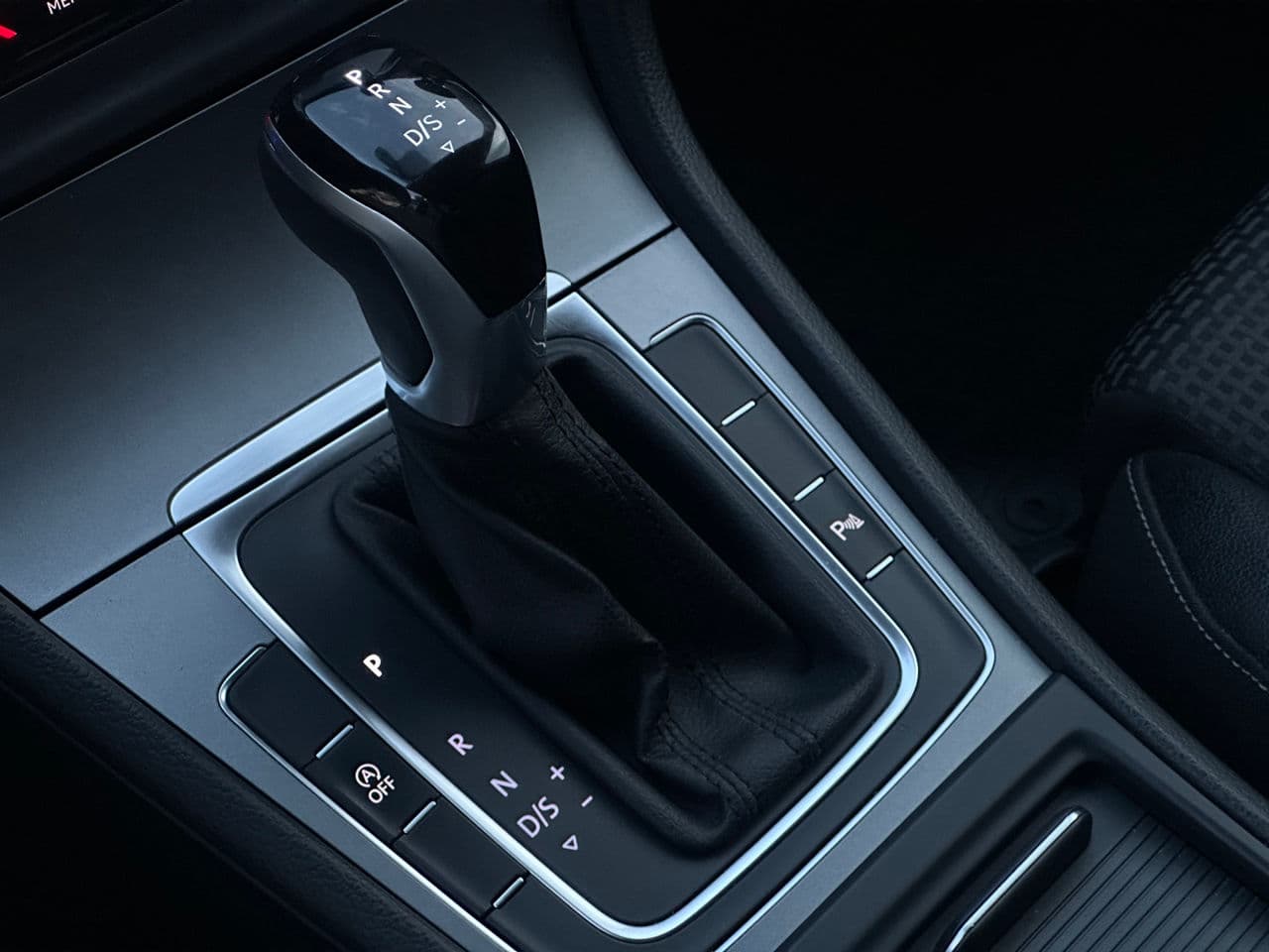 Volkswagen Golf 2015 — Миниатюра 12
