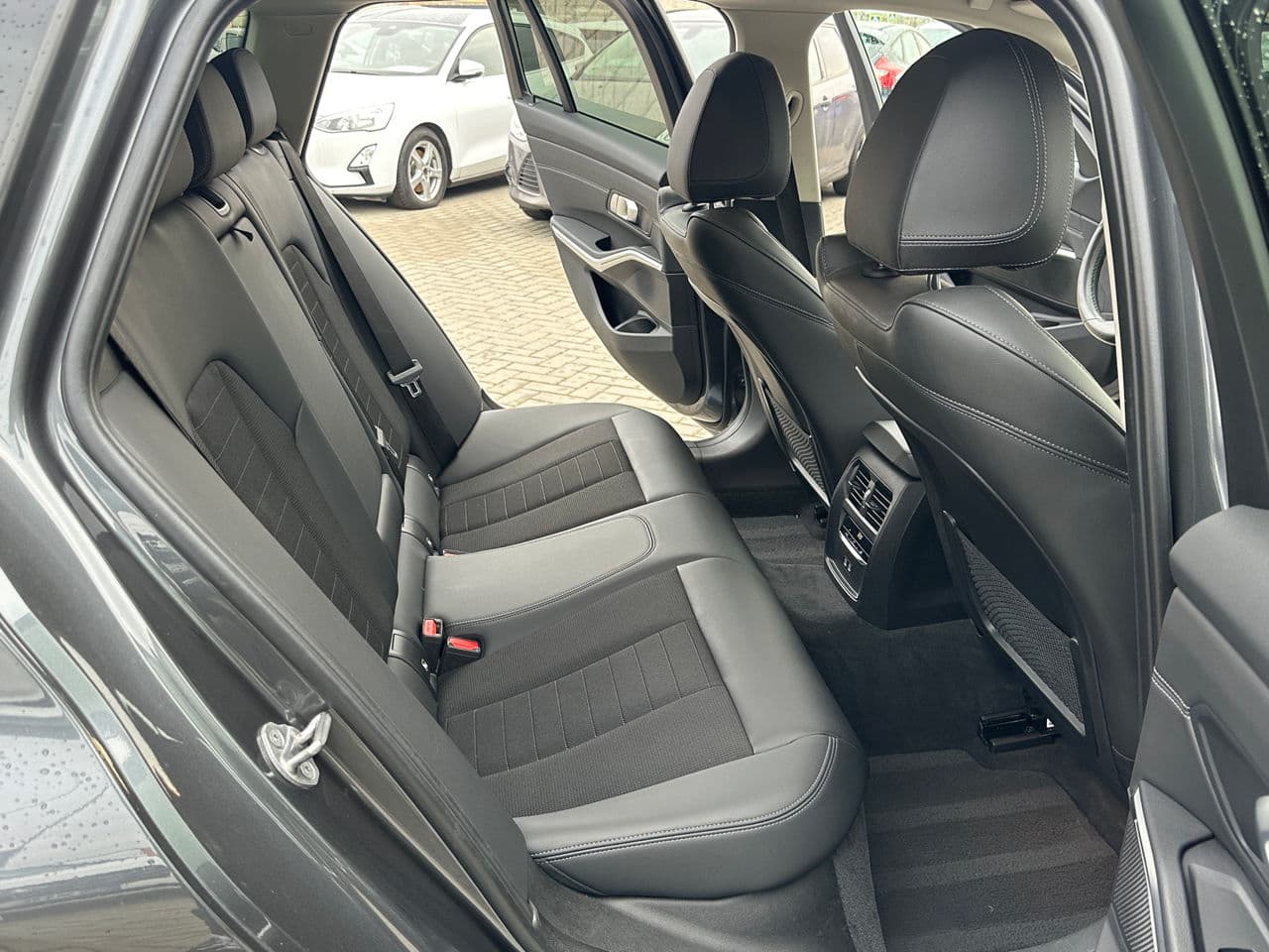 2021 BMW 318 — Miniatură 14