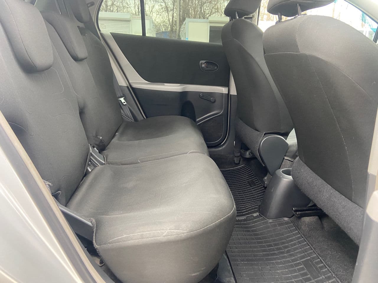 Toyota Yaris 2009 — Миниатюра 15