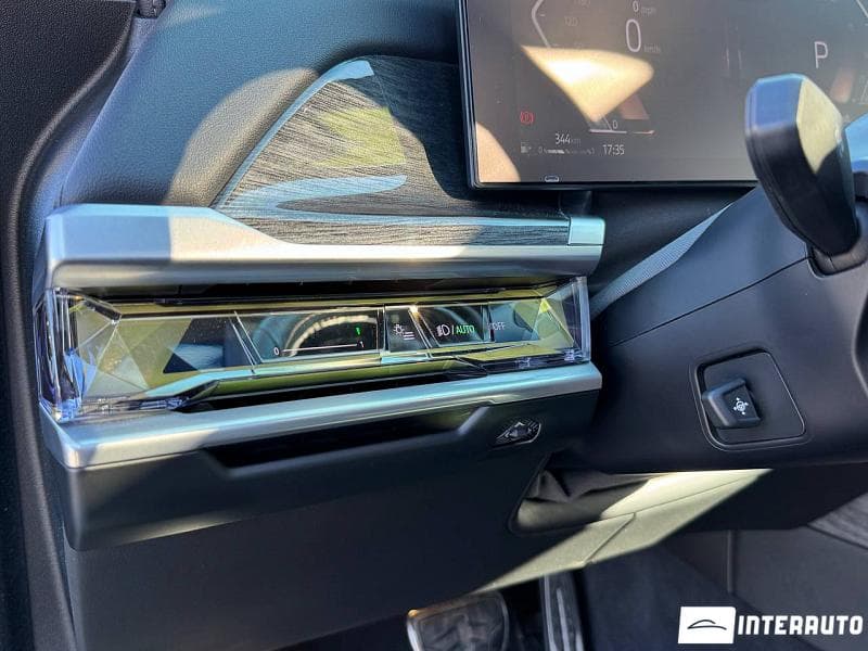 2023 BMW 740 — Miniatură 8