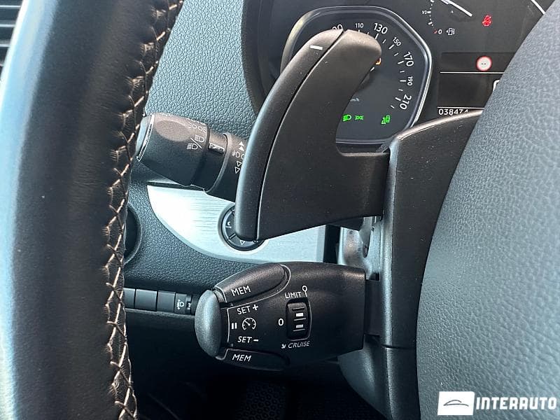 Peugeot Traveller 2021 — Миниатюра 13