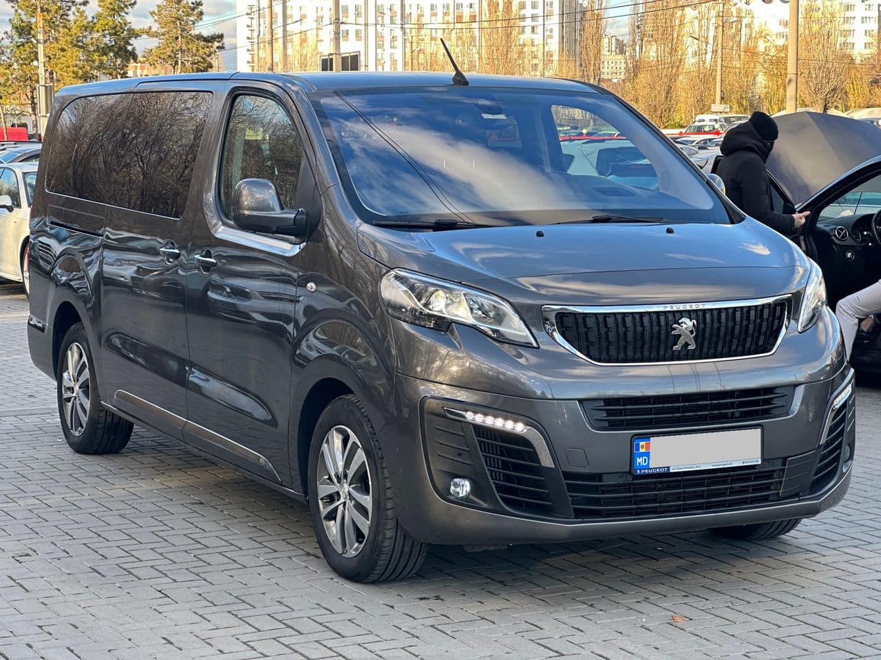 Peugeot Traveller 2021 — Миниатюра 3