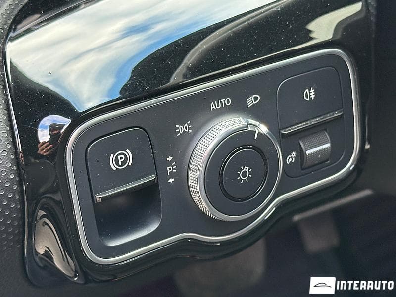 2020 Mercedes CLA 180d — Miniatură 13