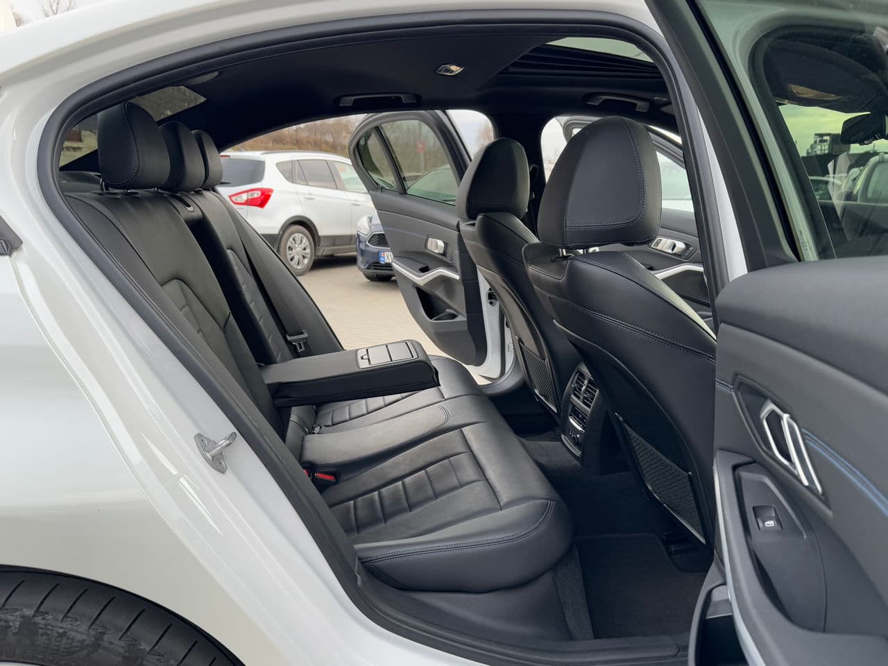 BMW 330E 2019 — Миниатюра 19