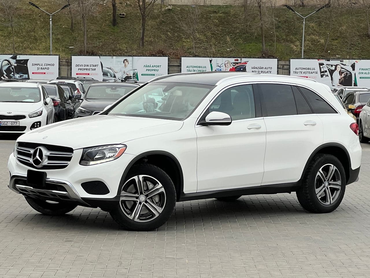 2016 Mercedes GLC 300 — Miniatură 2