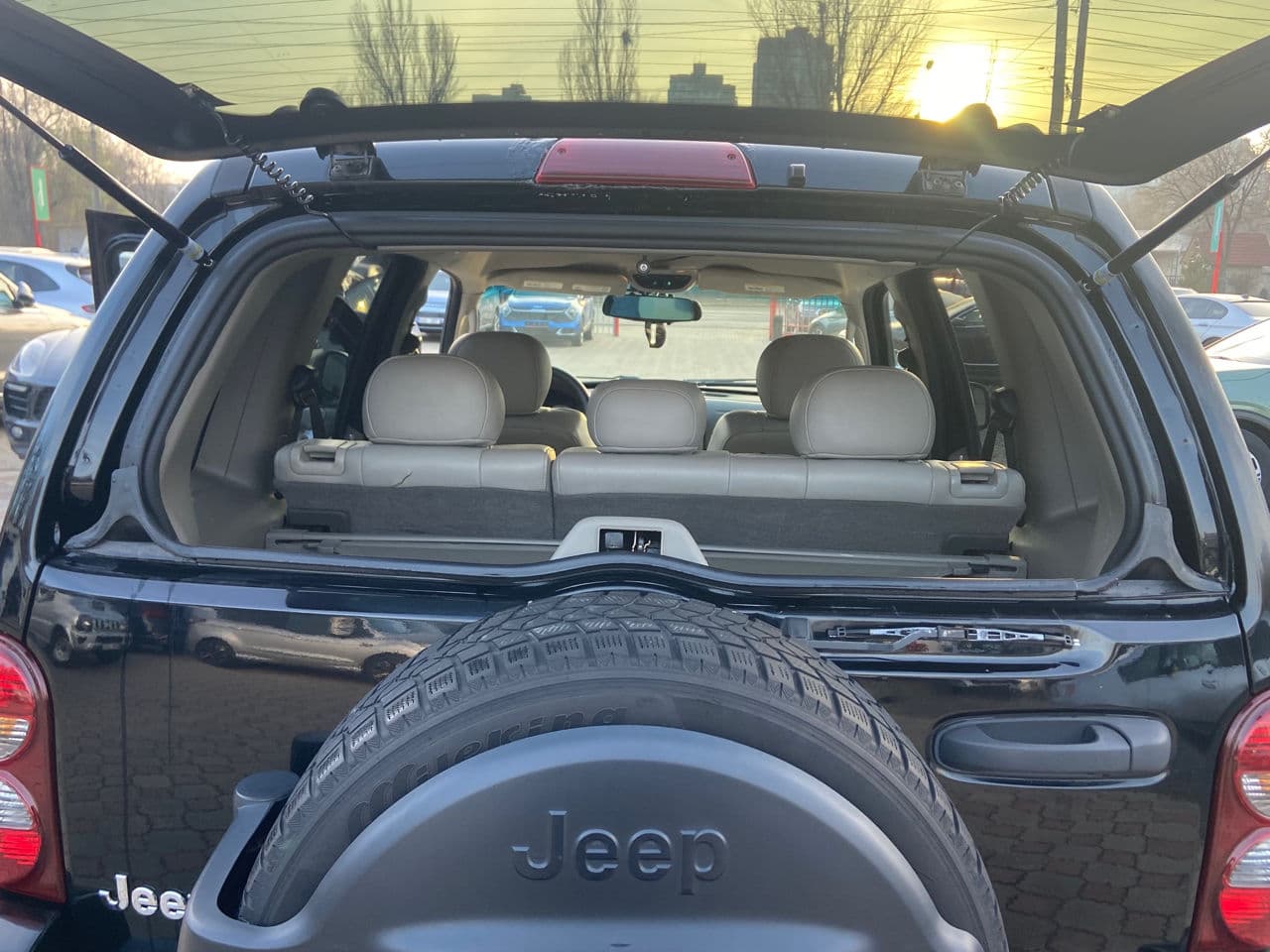 2005 Jeep Cherokee — Miniatură 15