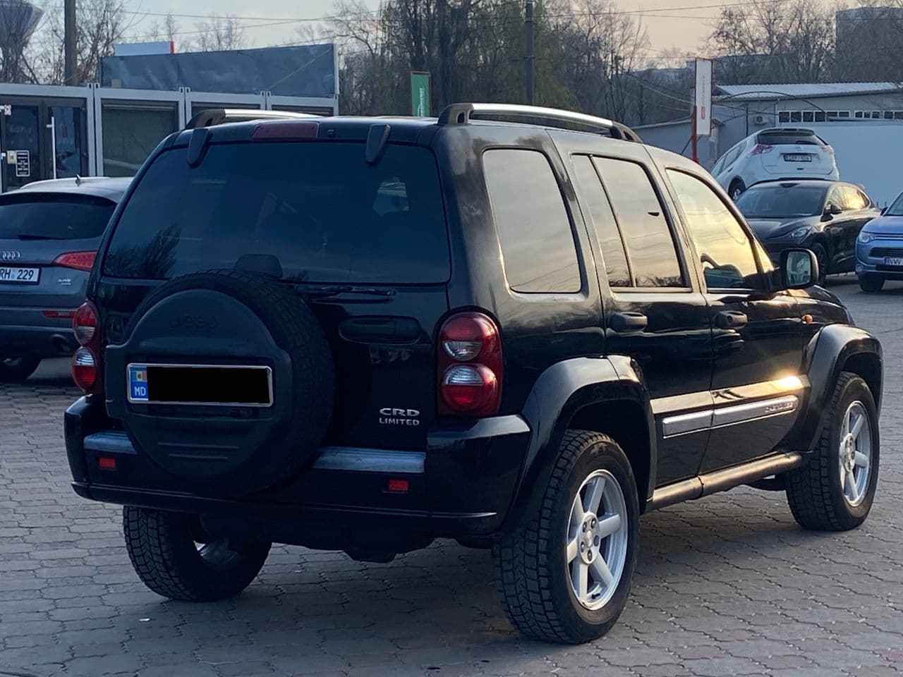 2005 Jeep Cherokee — Miniatură 3
