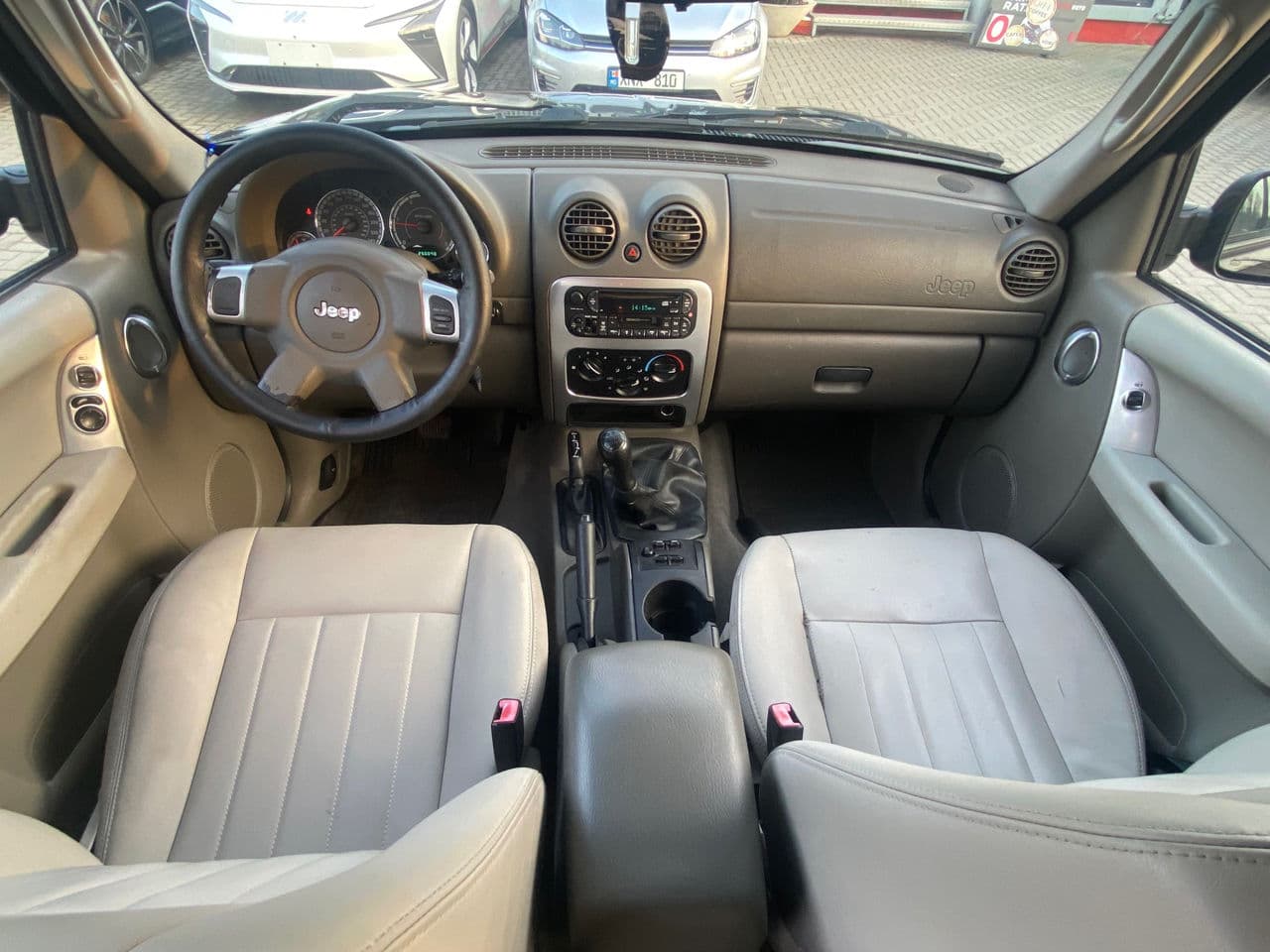 2005 Jeep Cherokee — Miniatură 7