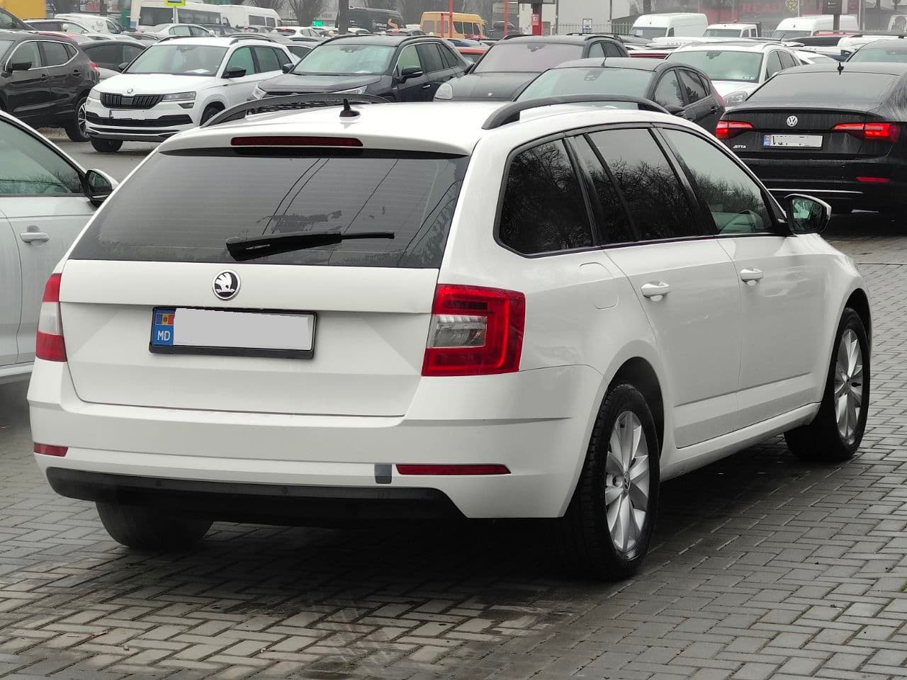2017 Skoda Octavia — Miniatură 2
