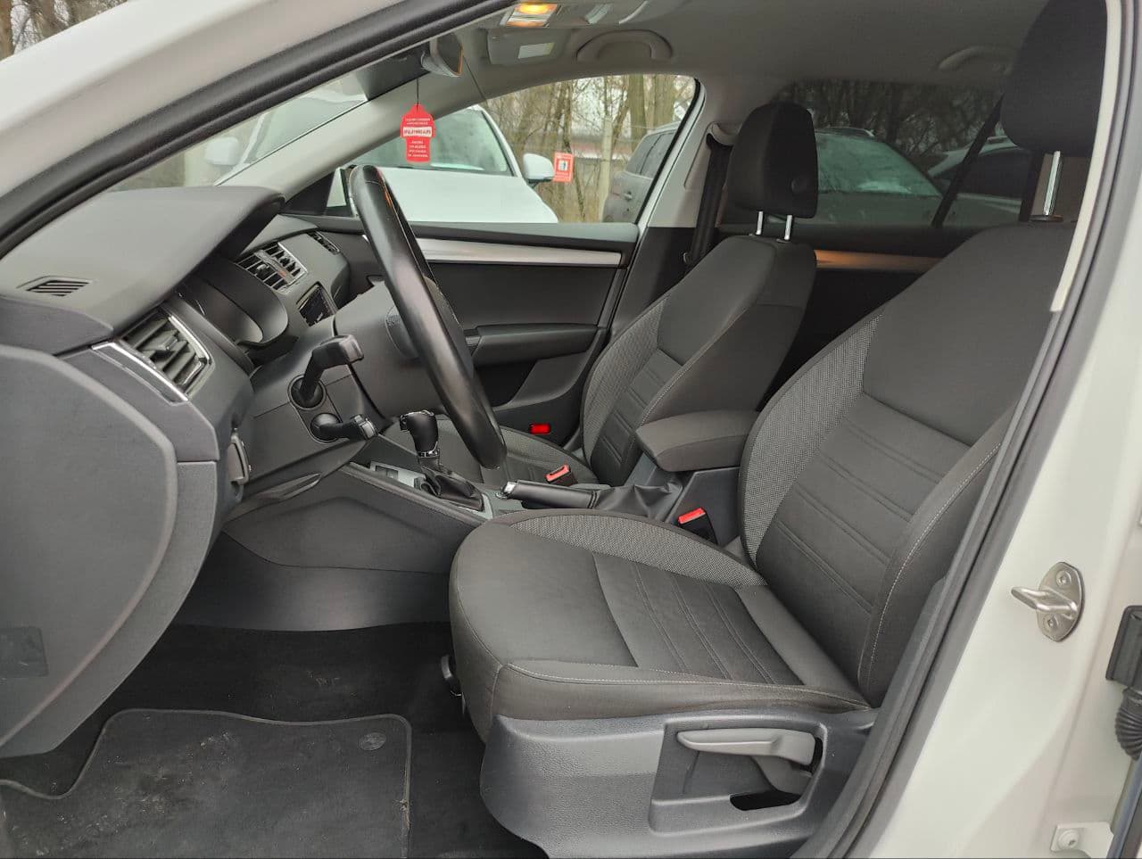 2017 Skoda Octavia — Miniatură 5