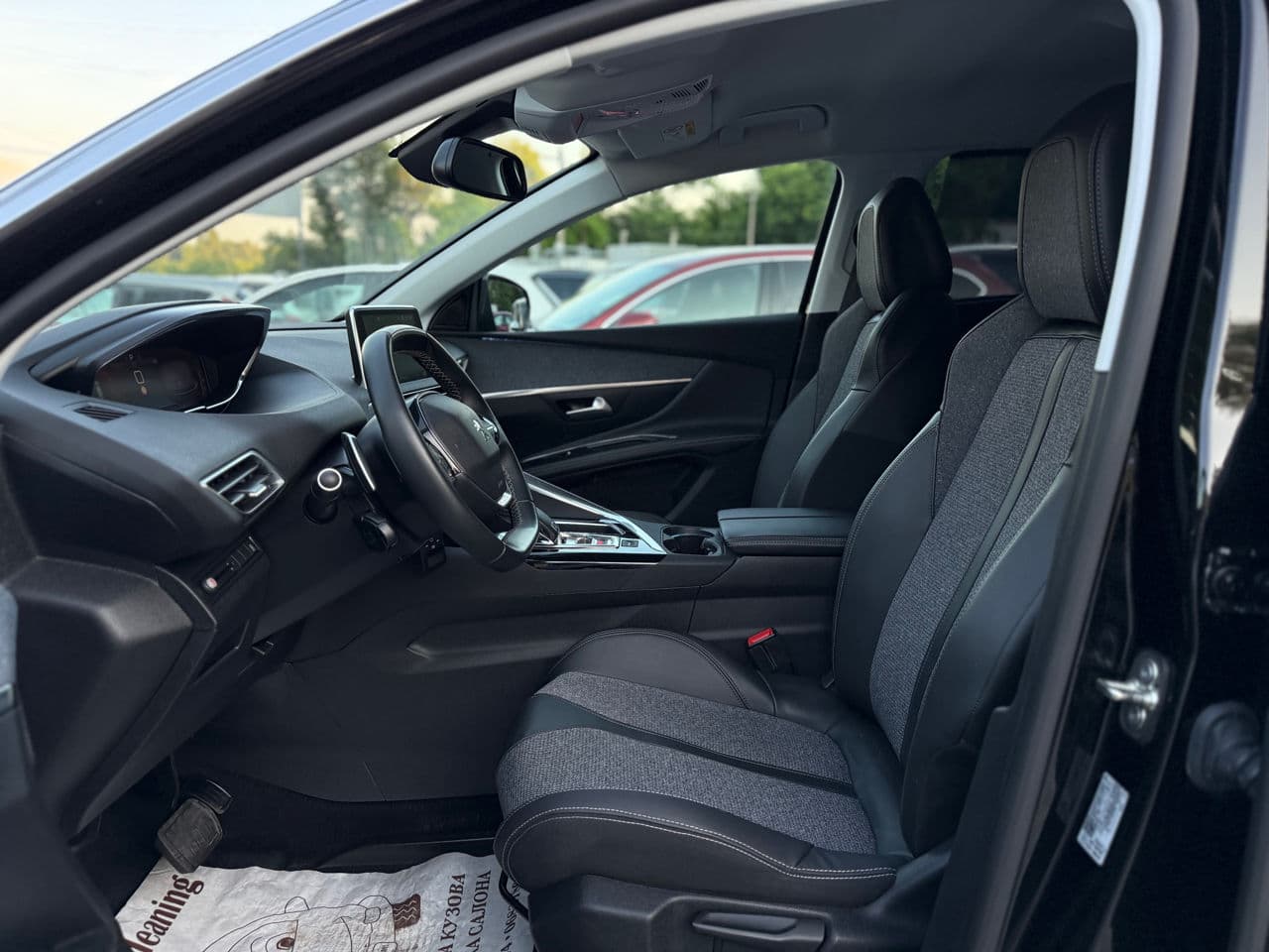 2020 Peugeot 5008 — Miniatură 6