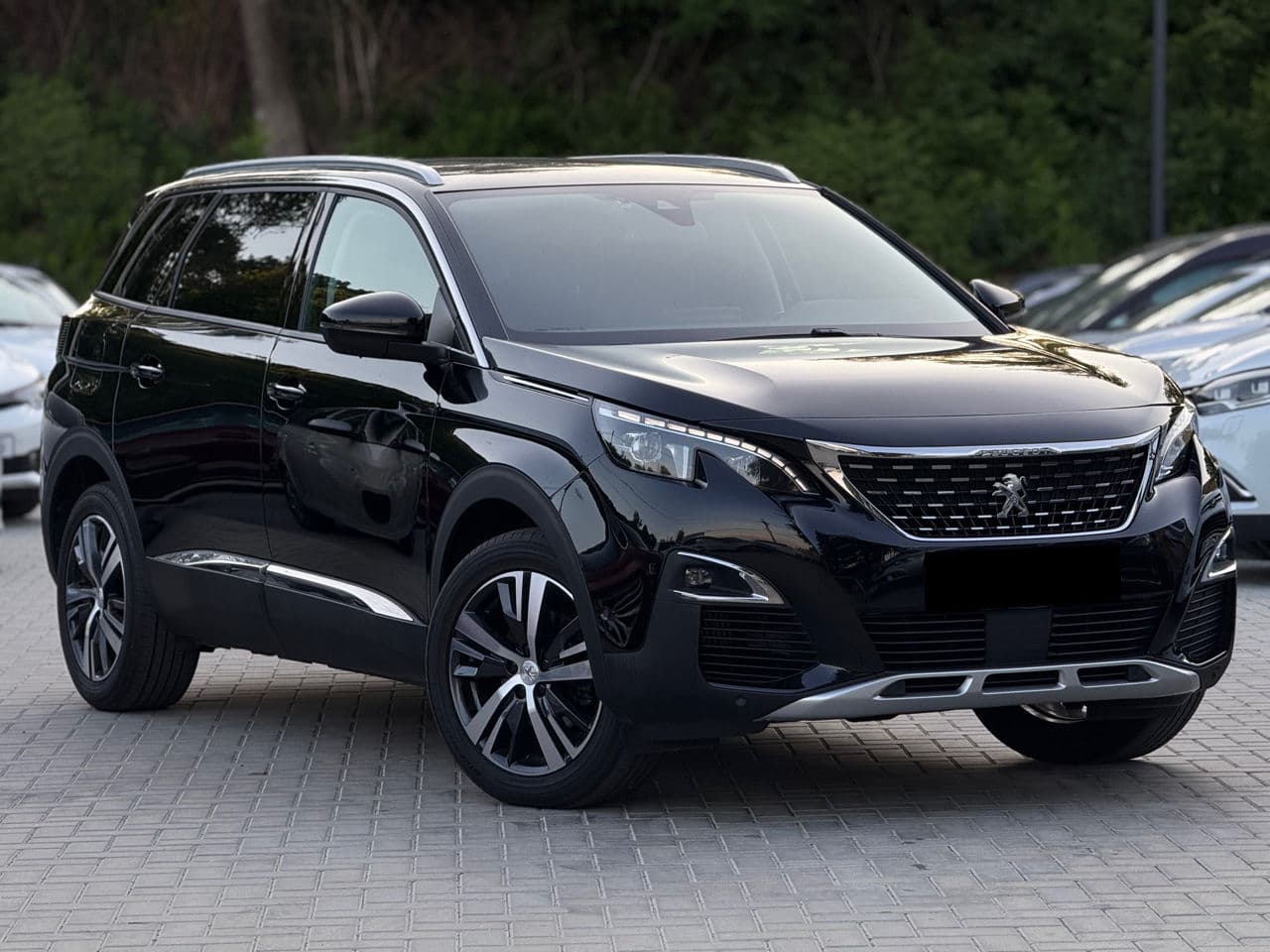 2020 Peugeot 5008 — Miniatură 3