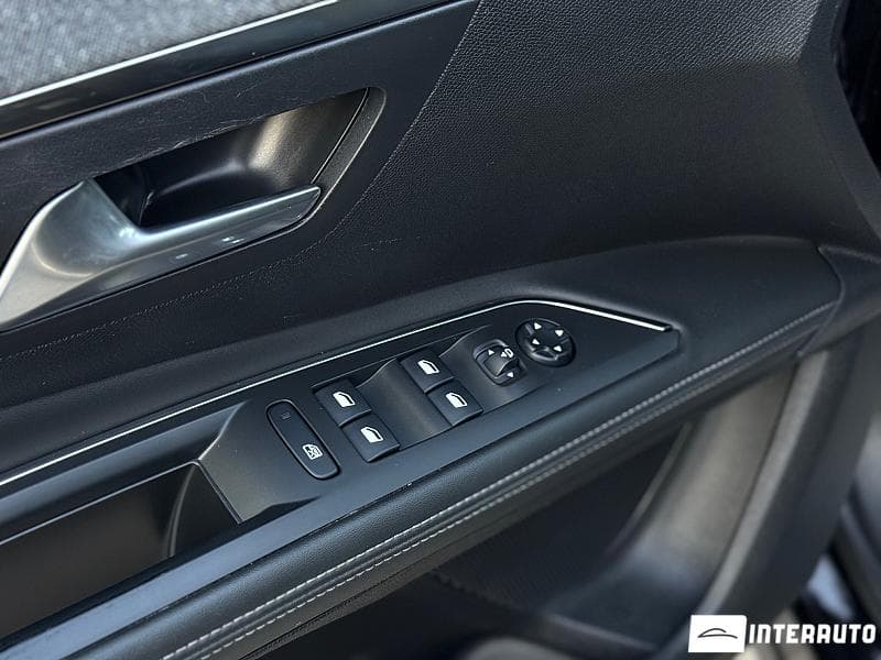 2020 Peugeot 5008 — Miniatură 7