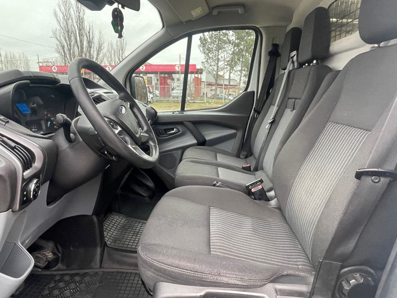 2015 Ford Transit — Miniatură 6