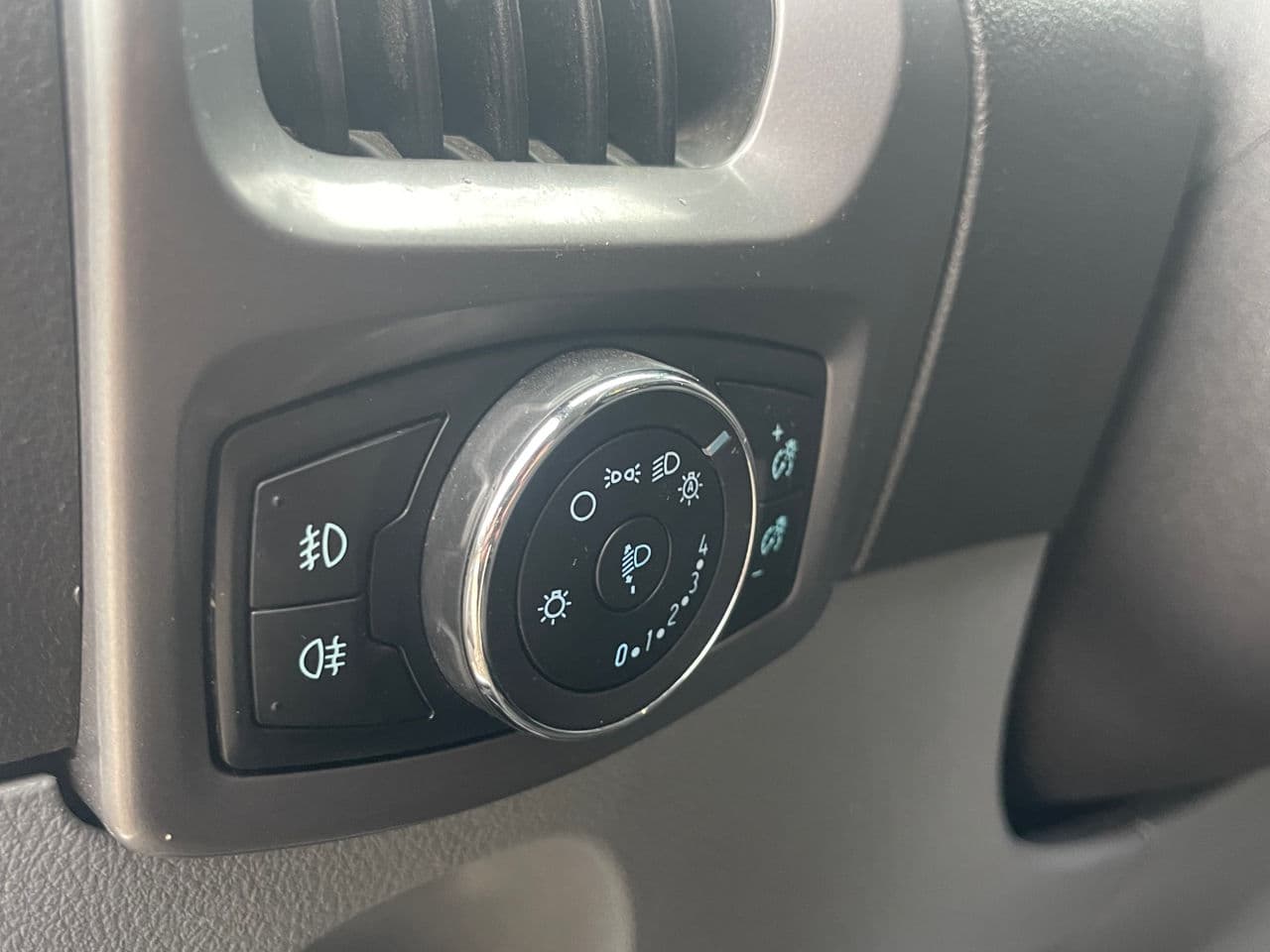 2015 Ford Transit — Miniatură 7