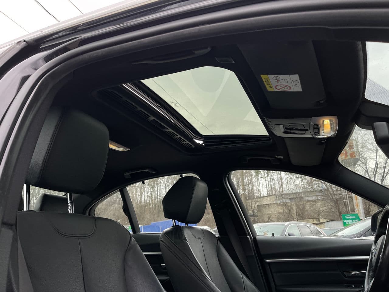 BMW 330E 2015 — Миниатюра 17