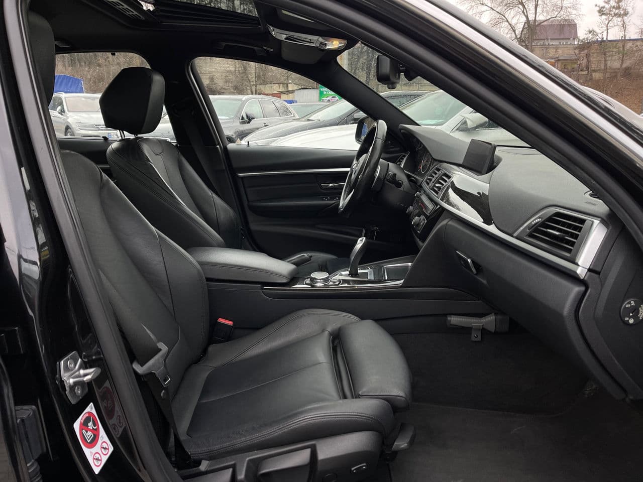 BMW 330E 2015 — Миниатюра 16