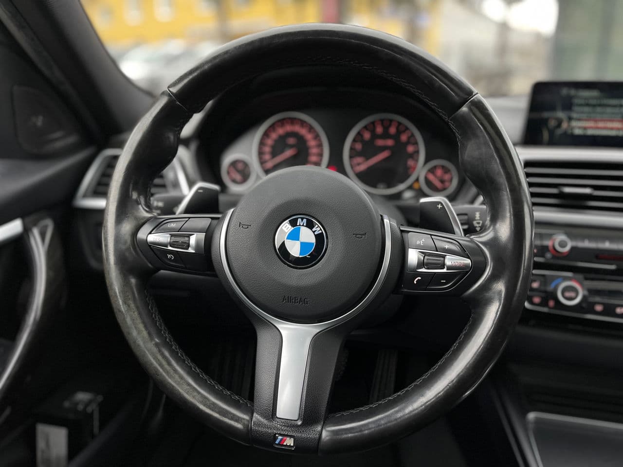 BMW 330E 2015 — Миниатюра 12