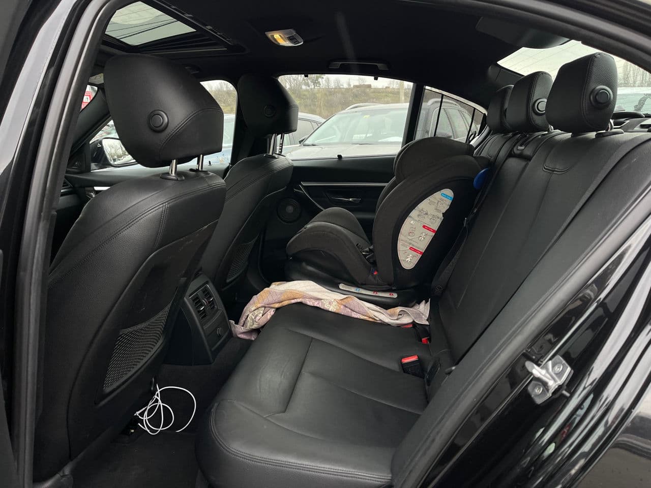 BMW 330E 2015 — Миниатюра 18