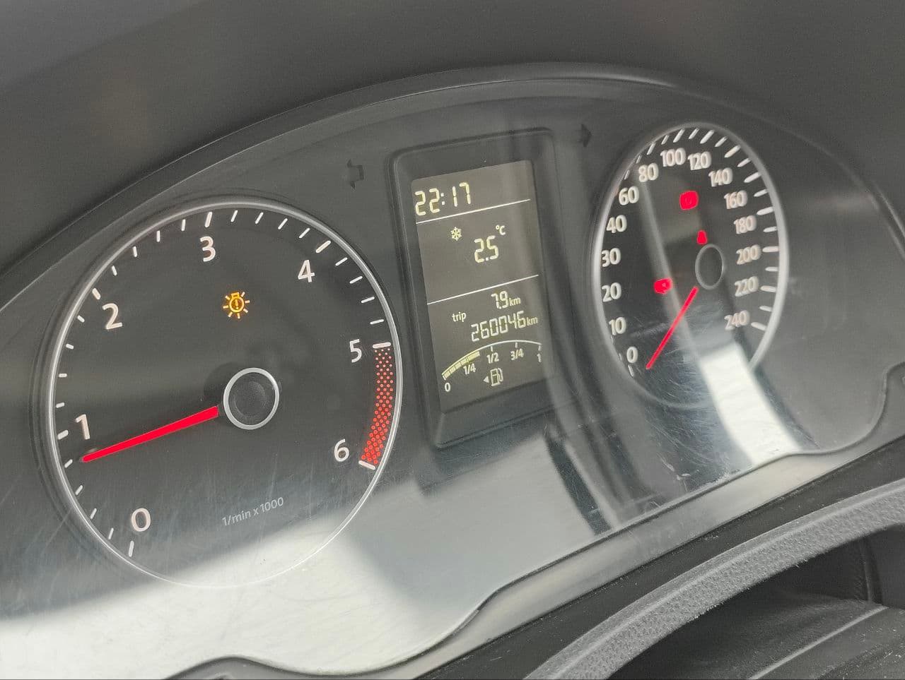 2010 Volkswagen Transporter — Miniatură 10