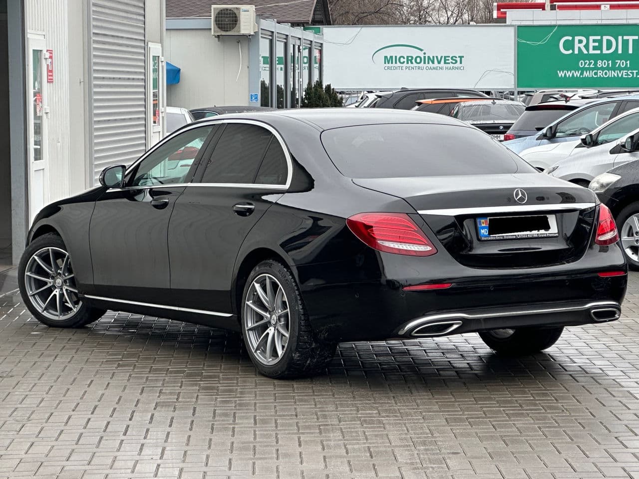 2016 Mercedes E 220 — Miniatură 3