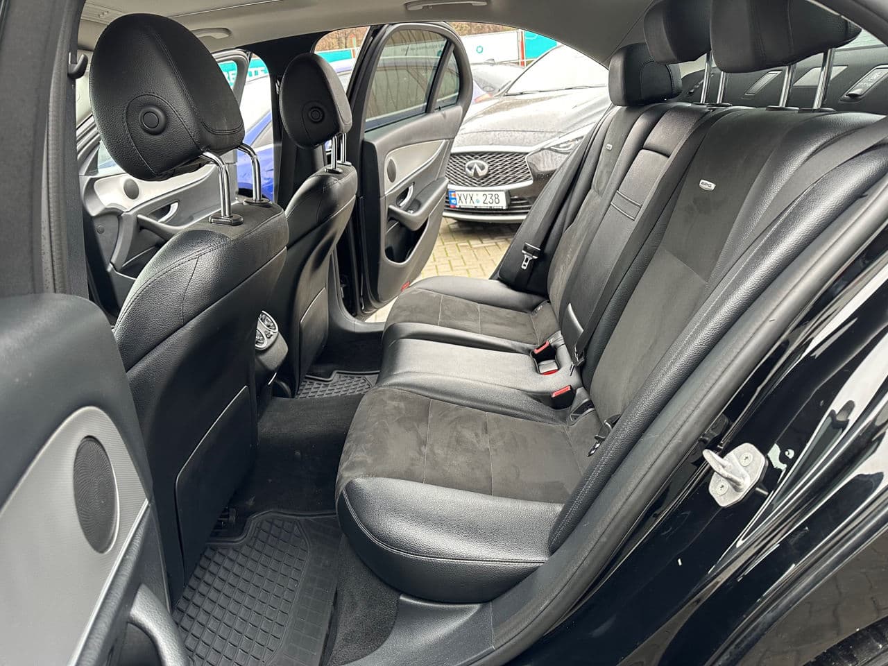 2016 Mercedes E 220 — Miniatură 16