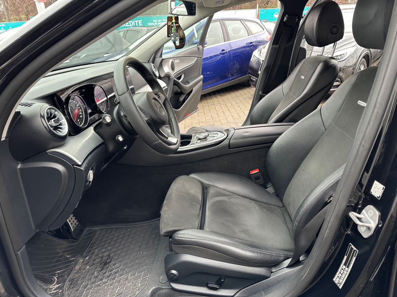 2016 Mercedes E 220 — Miniatură 6