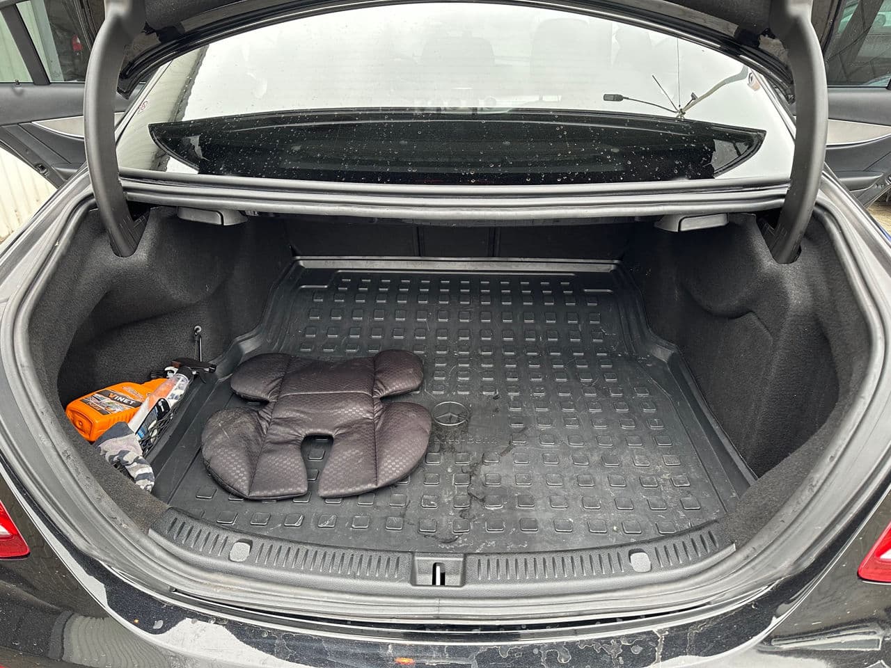 2016 Mercedes E 220 — Miniatură 18