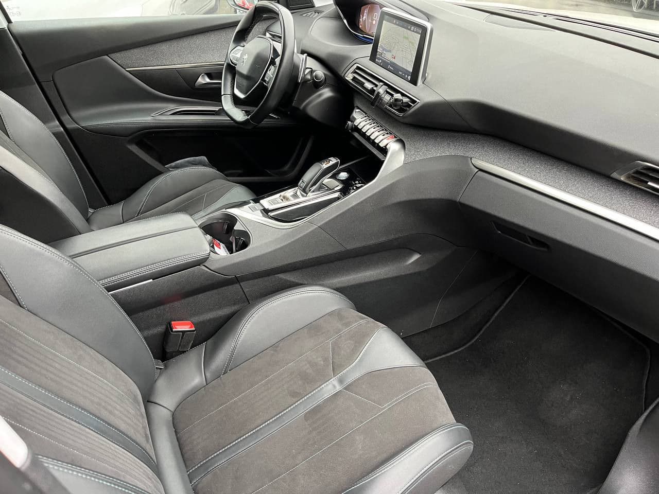 2020 Peugeot 5008 — Miniatură 7