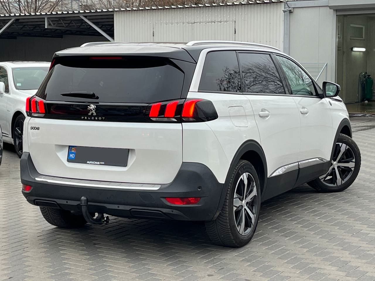 2020 Peugeot 5008 — Miniatură 4