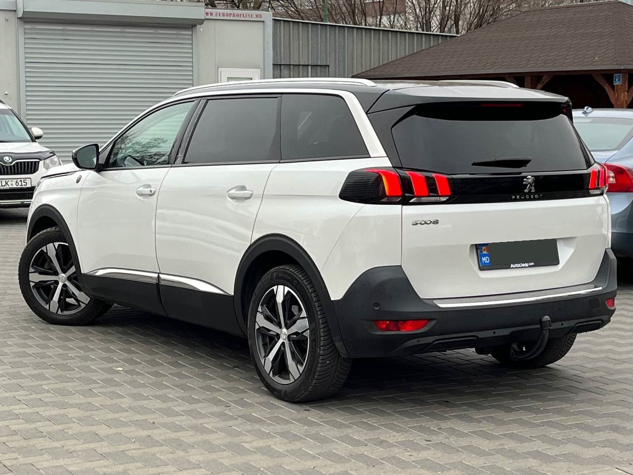 2020 Peugeot 5008 — Miniatură 2