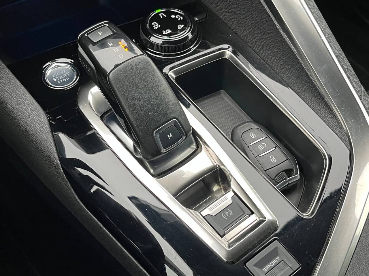 2020 Peugeot 5008 — Miniatură 16
