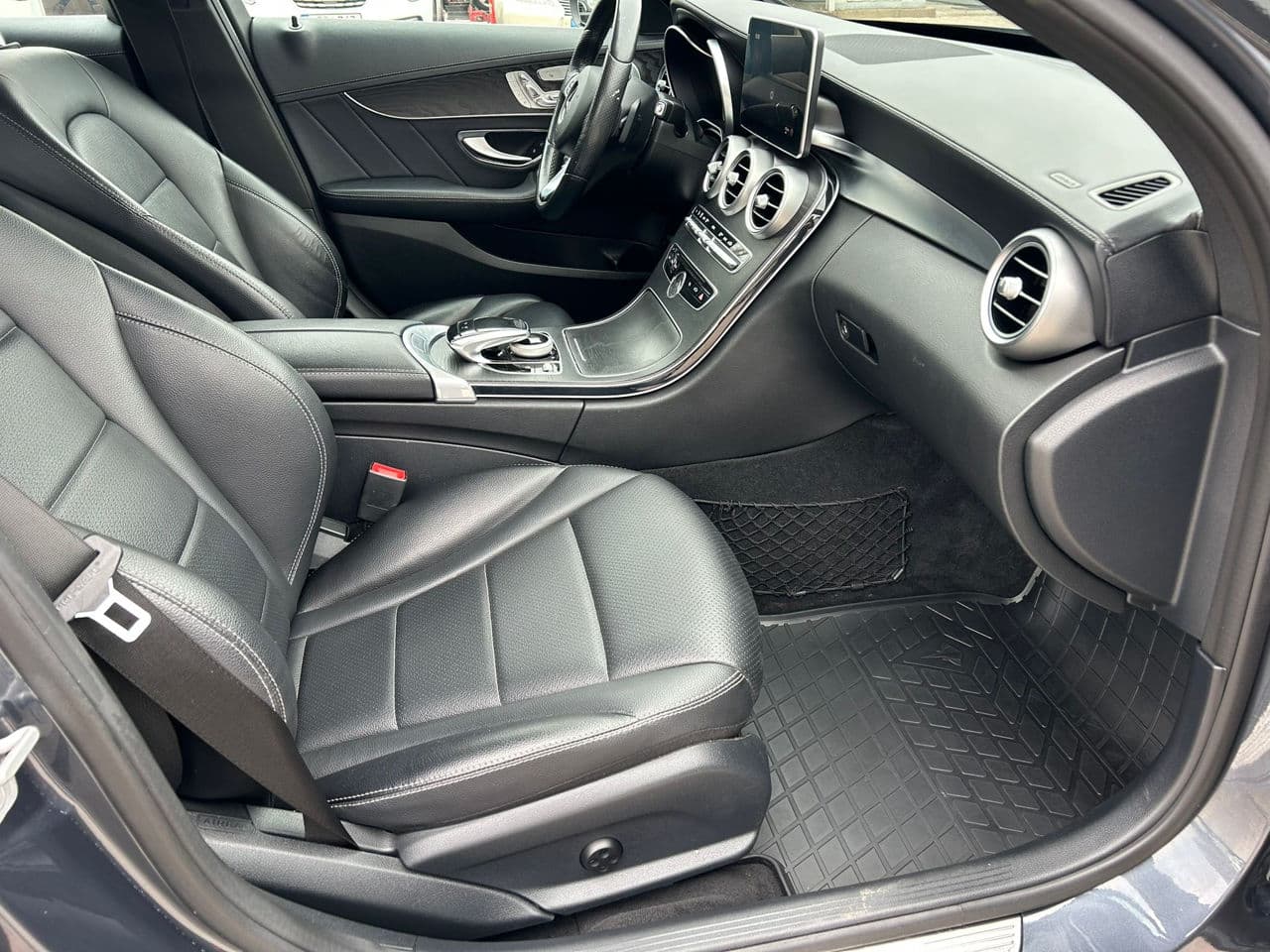 2016 Mercedes C 300 — Miniatură 15