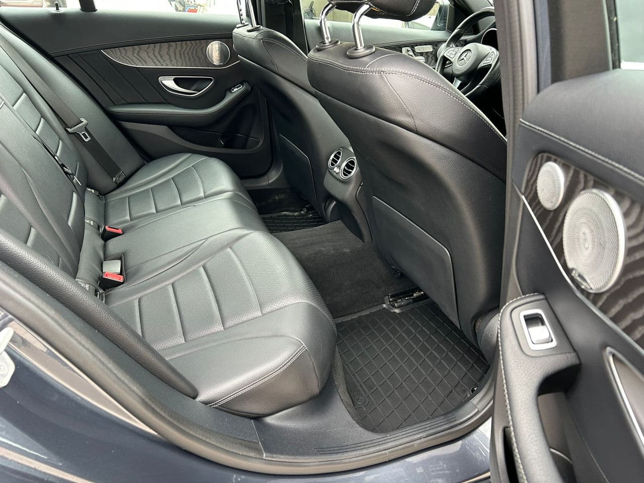 2016 Mercedes C 300 — Miniatură 18