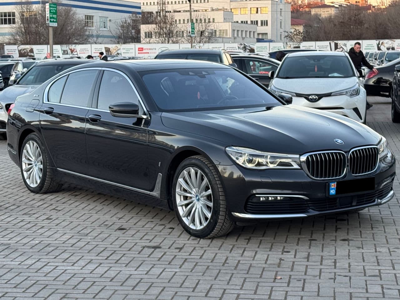 BMW 740e 2018 — Миниатюра 4