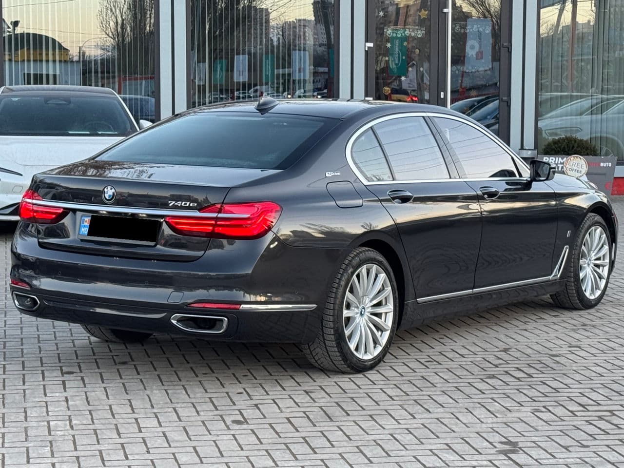 BMW 740e 2018 — Миниатюра 3